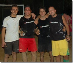 La squadra vincitrice del beach soccer