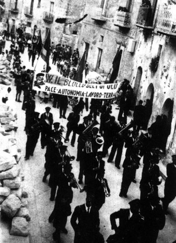 Enna 1947, festeggiamenti per la vittoria del Blocco del Popolo