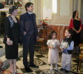 Lo sposo all'altare, con i pagetti Federica e Giuseppe, che attende la sposa
